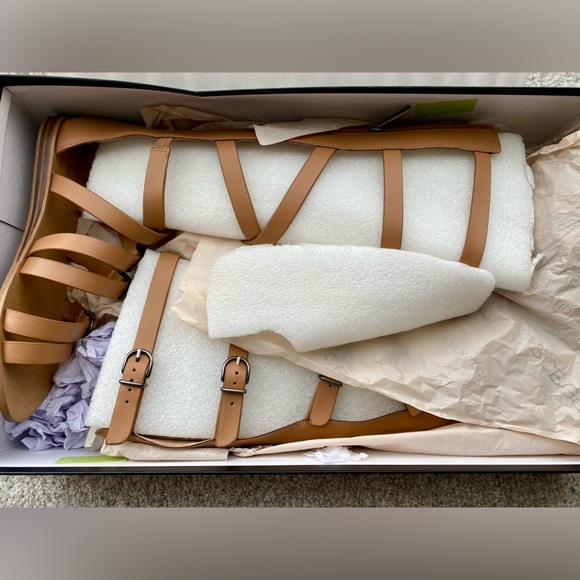 BCBG Larisse Gladiator Sandals Size 8.5M - Picture 2 of 15